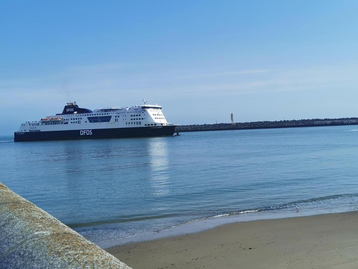 Au Kaycedra Lägenhet Calais Exteriör bild