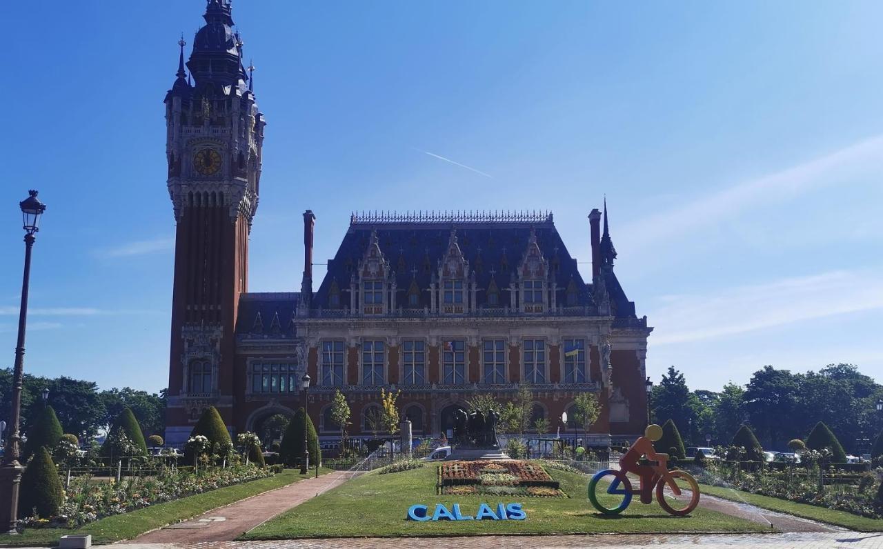 Au Kaycedra Lägenhet Calais Exteriör bild